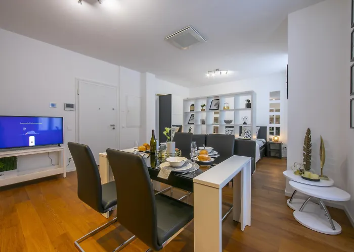 Little - Happy ルガーノ